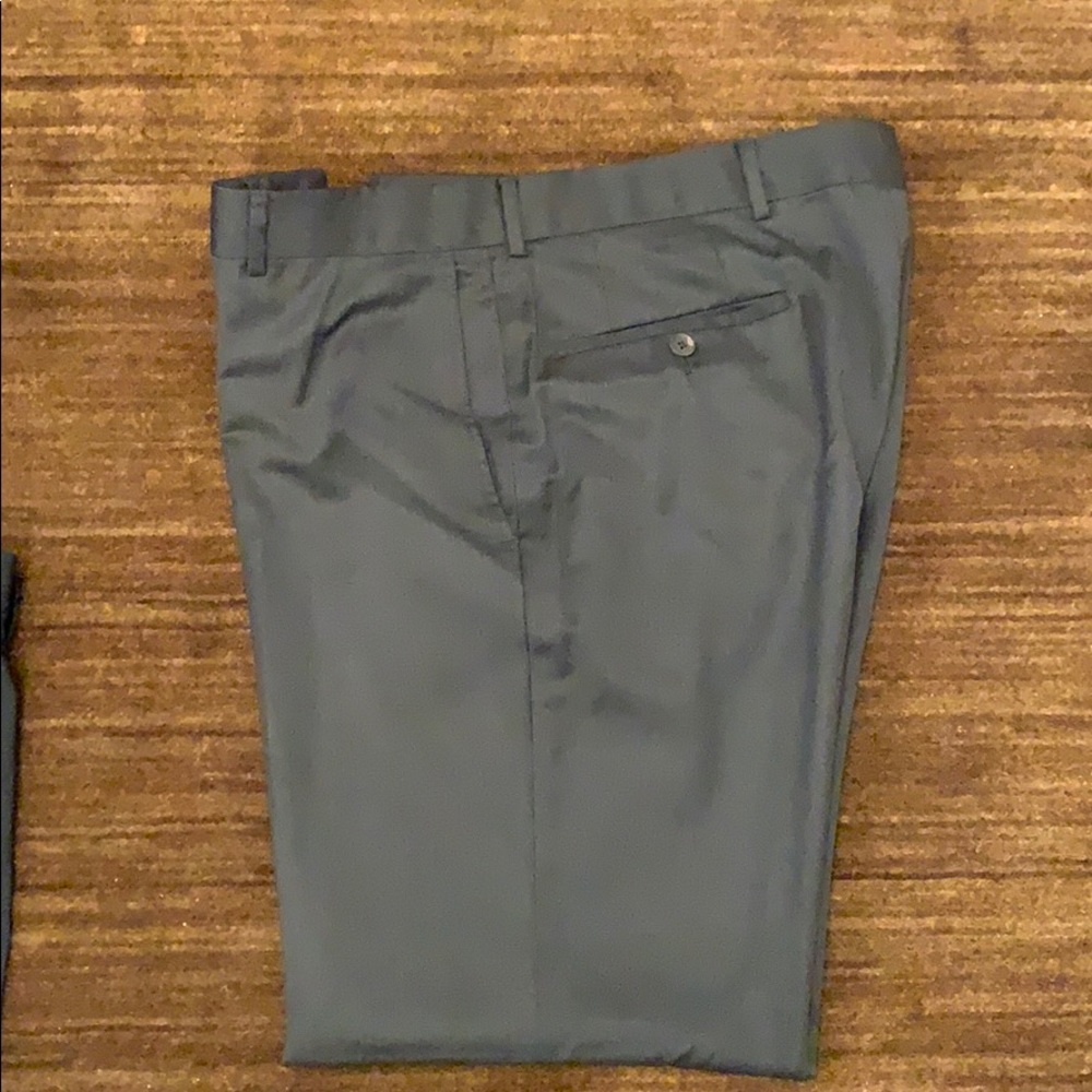 Men’s Hugo Boss dress pants 100%wool